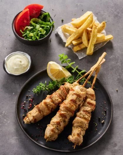 Chicken Souvlaki with authentic greek Yogurt and fried tortillas