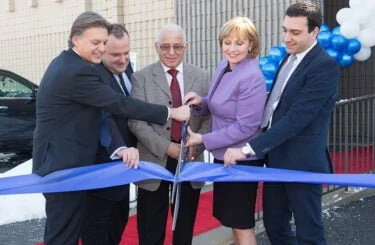 Megas Yeeros ribbon cutting
